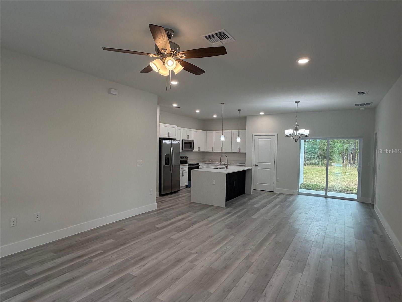RAINBOW LAKES ESTATE - Residential