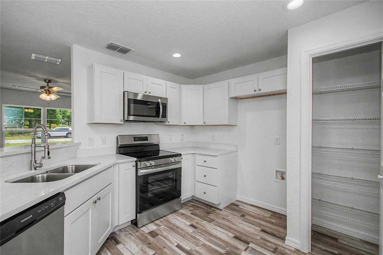 OCALA PARK ESTATE - Residential