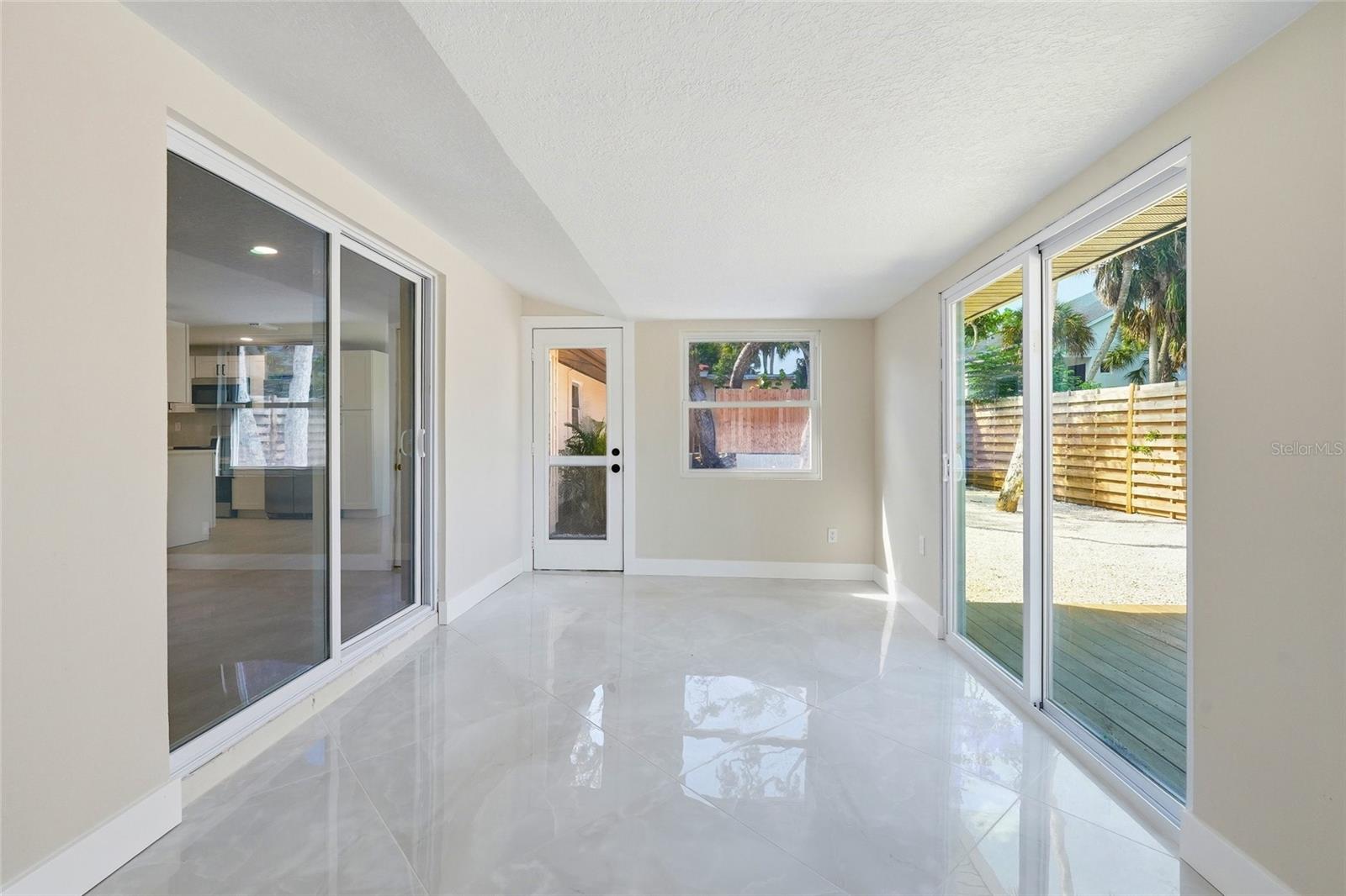 SIESTAS BAYSIDE WATERSIDE SOUTH - Residential