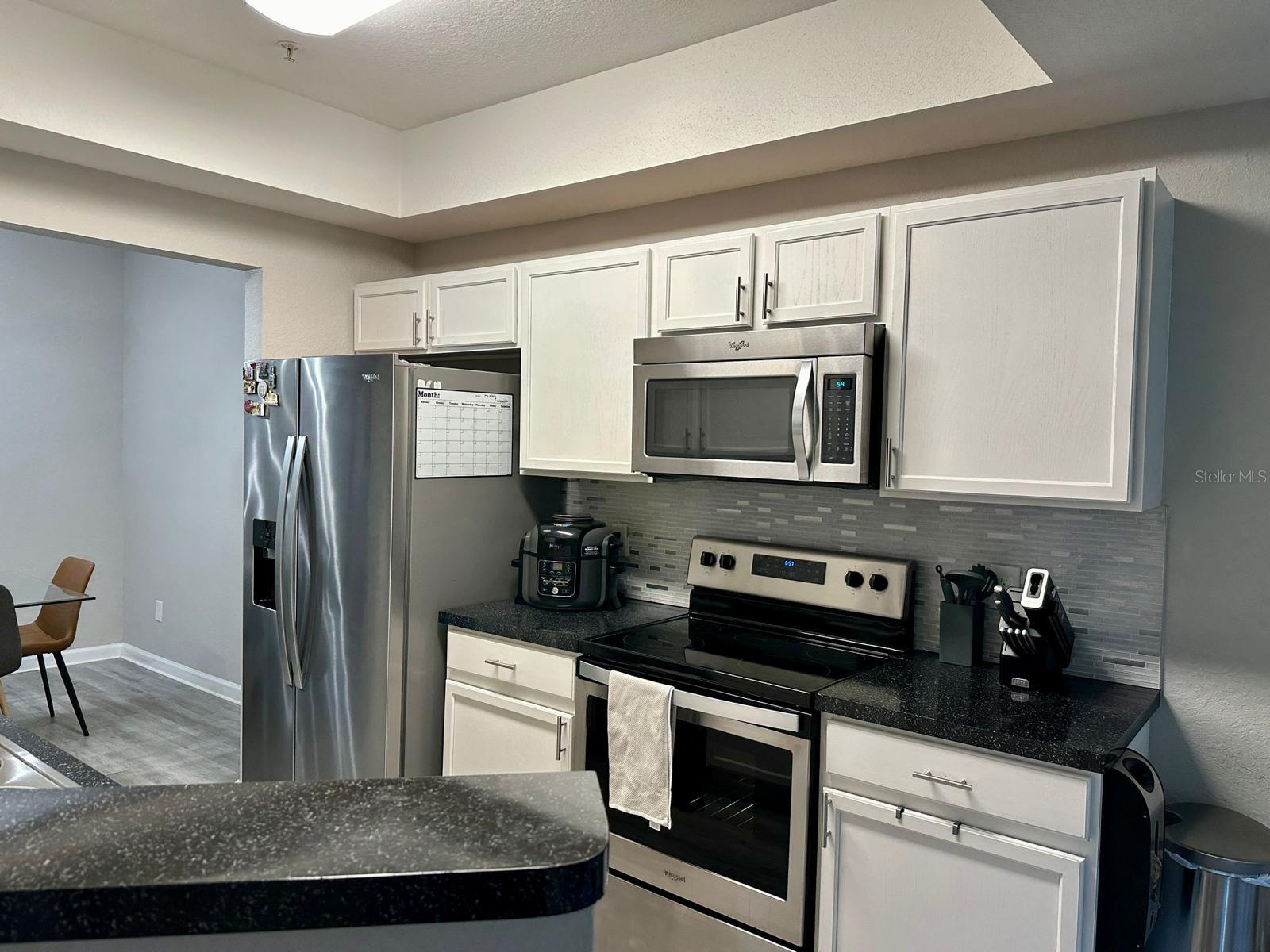 CARRIAGE HOMES/STONEBRIDGE COM - Residential Lease