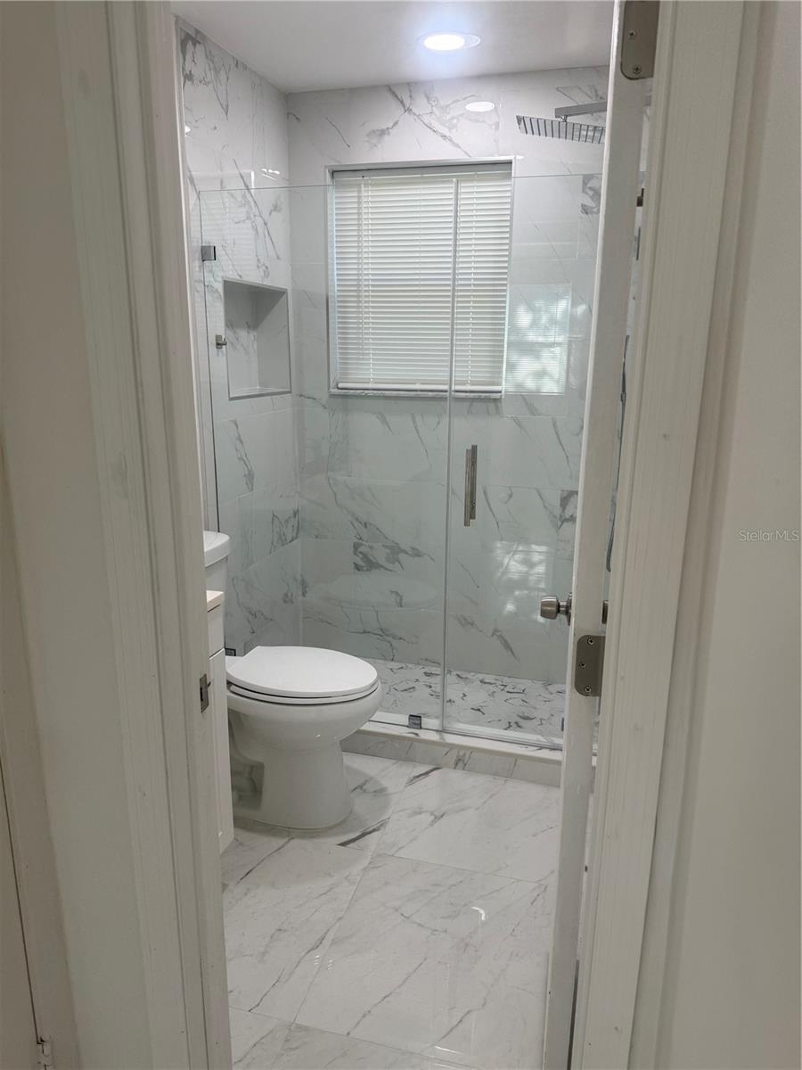 EDGEWATER ACRES UNIT 01 RESUB - Residential