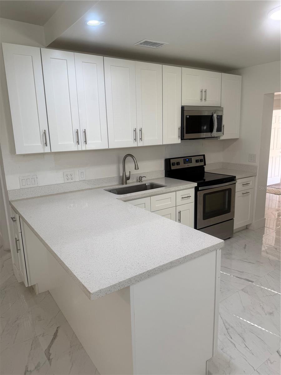 EDGEWATER ACRES UNIT 01 RESUB - Residential