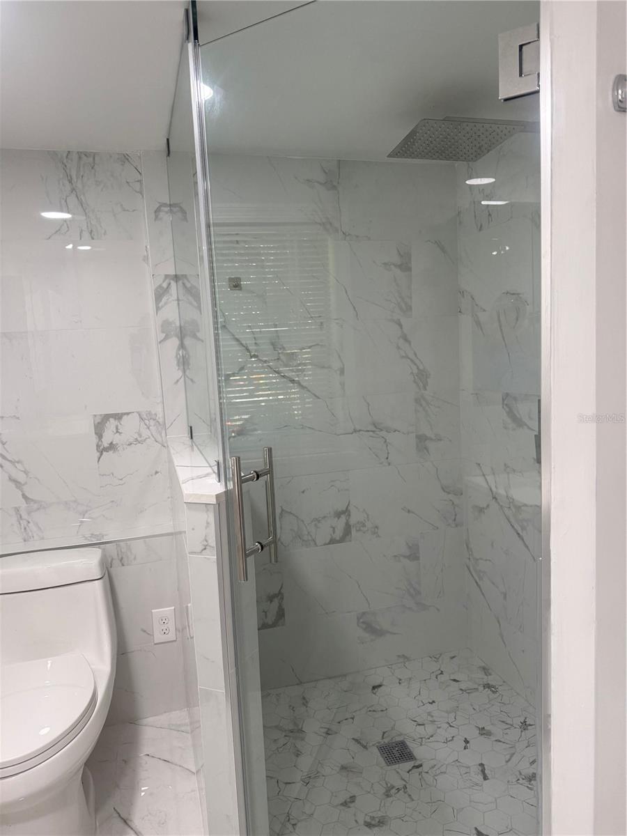 EDGEWATER ACRES UNIT 01 RESUB - Residential