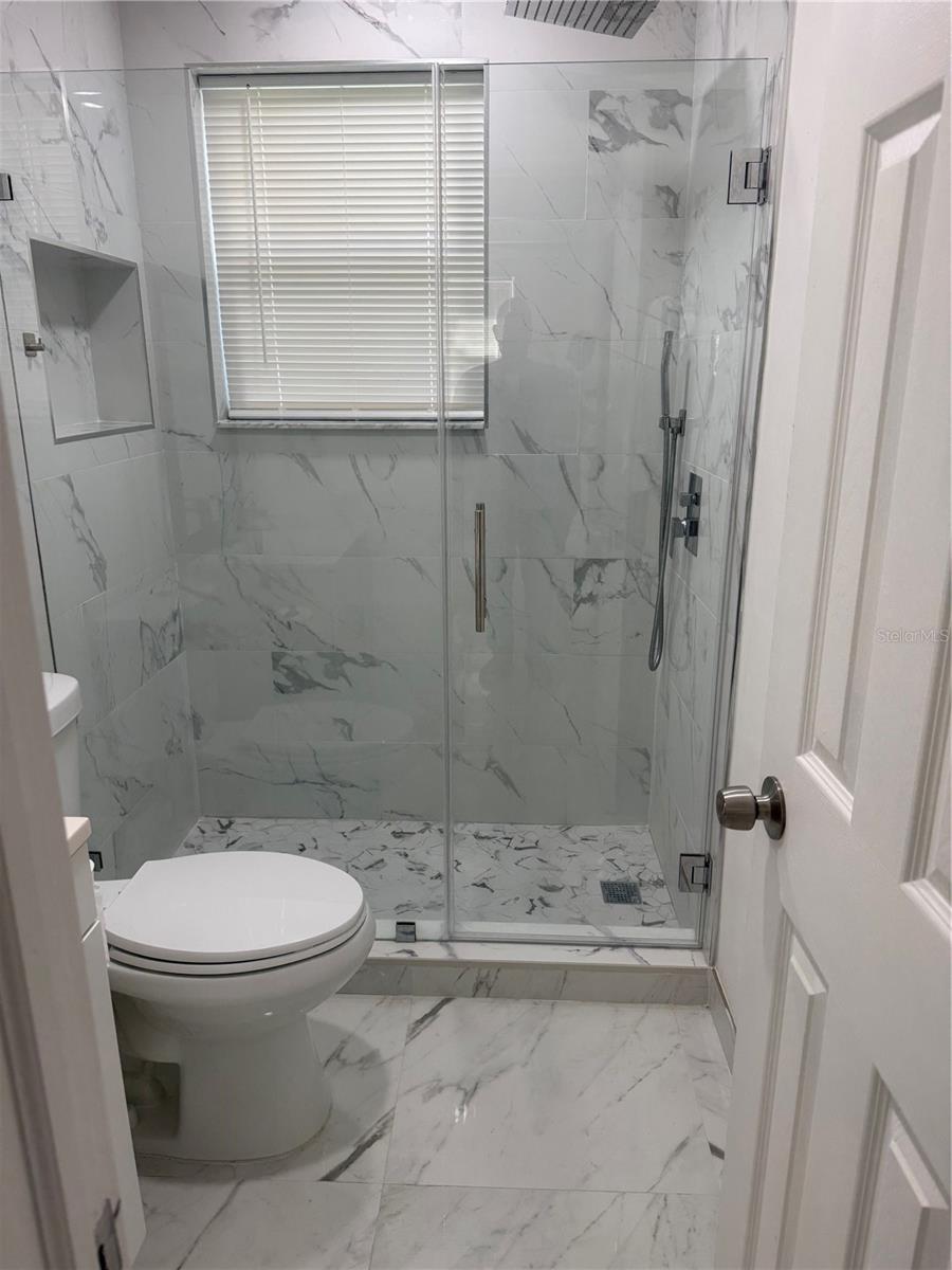 EDGEWATER ACRES UNIT 01 RESUB - Residential