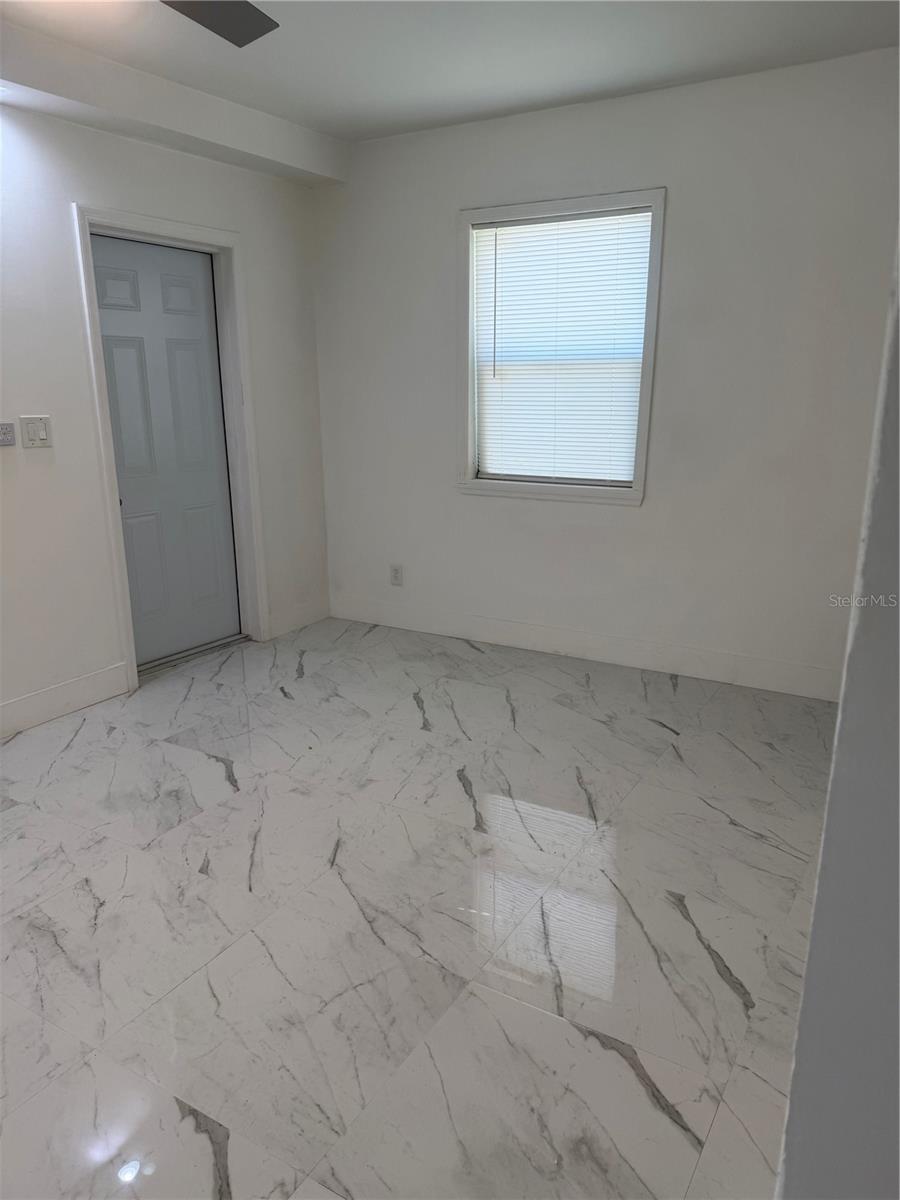 EDGEWATER ACRES UNIT 01 RESUB - Residential