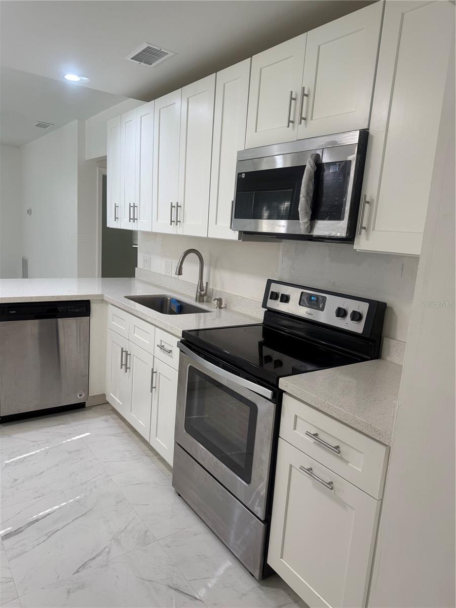 EDGEWATER ACRES UNIT 01 RESUB - Residential