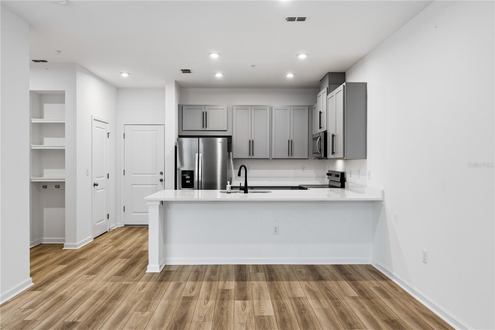 STARWOOD PH N-4 - Residential Lease