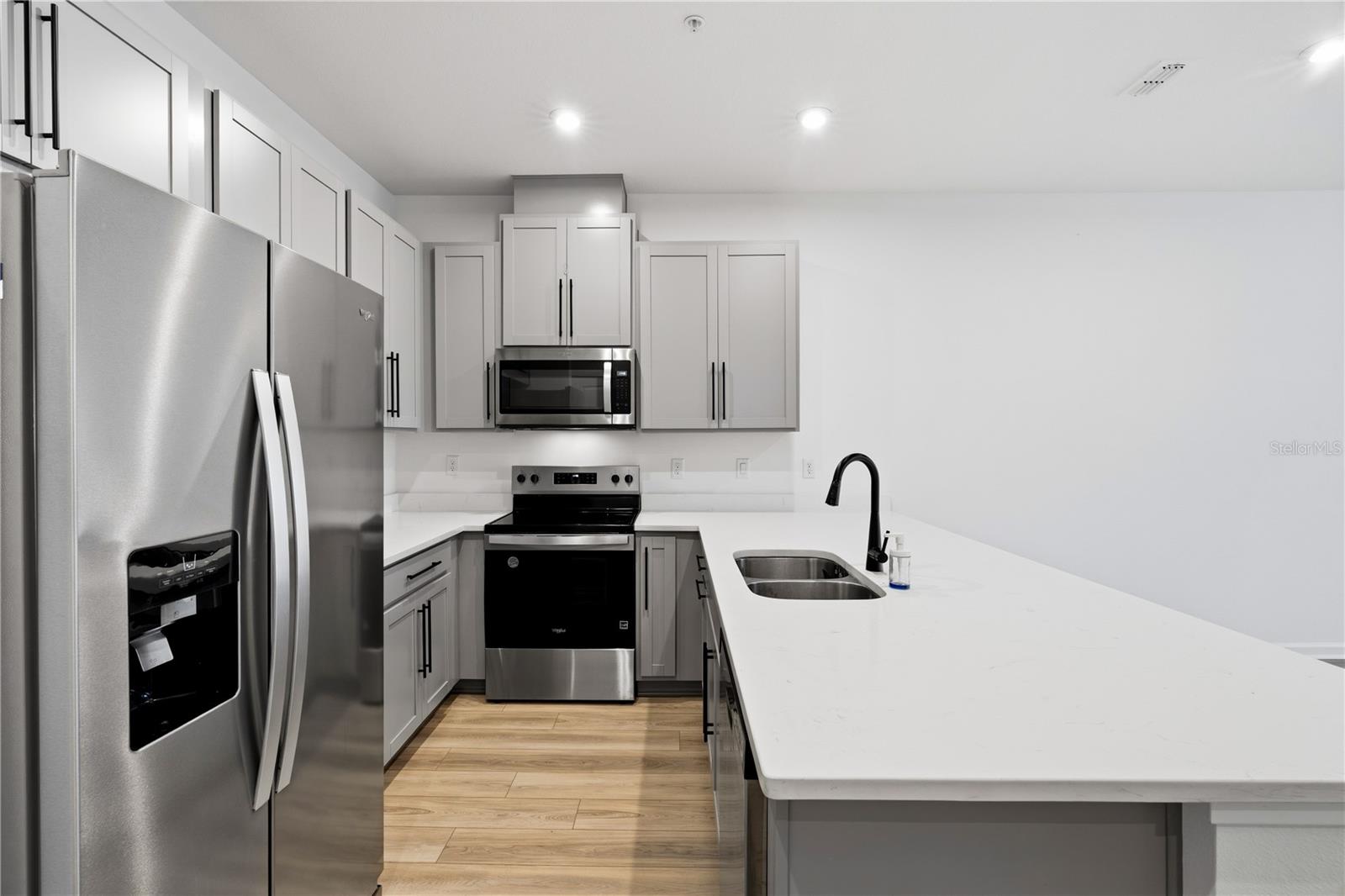 STARWOOD PH N-4 - Residential Lease
