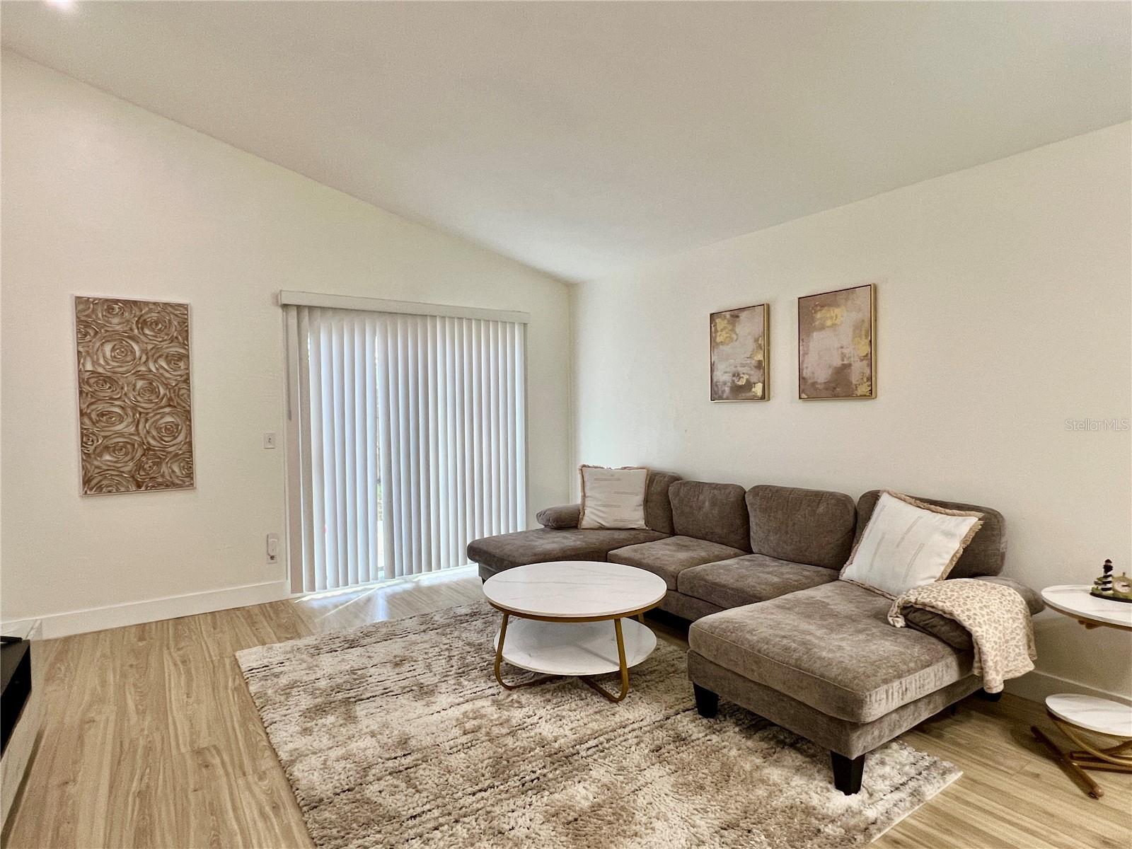 DUNLAWTON HILLS UNIT 03A - Residential