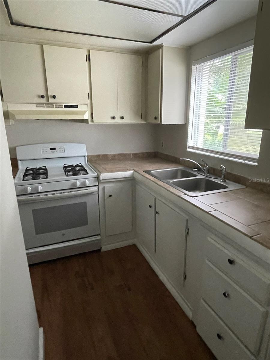 PARK LAKE - Residential Lease