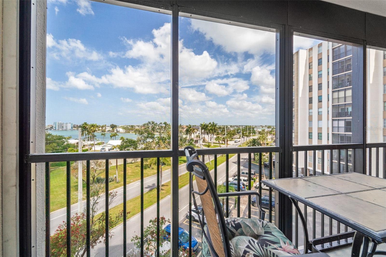 PARADISE ISLAND TOWERS CONDO - Residential