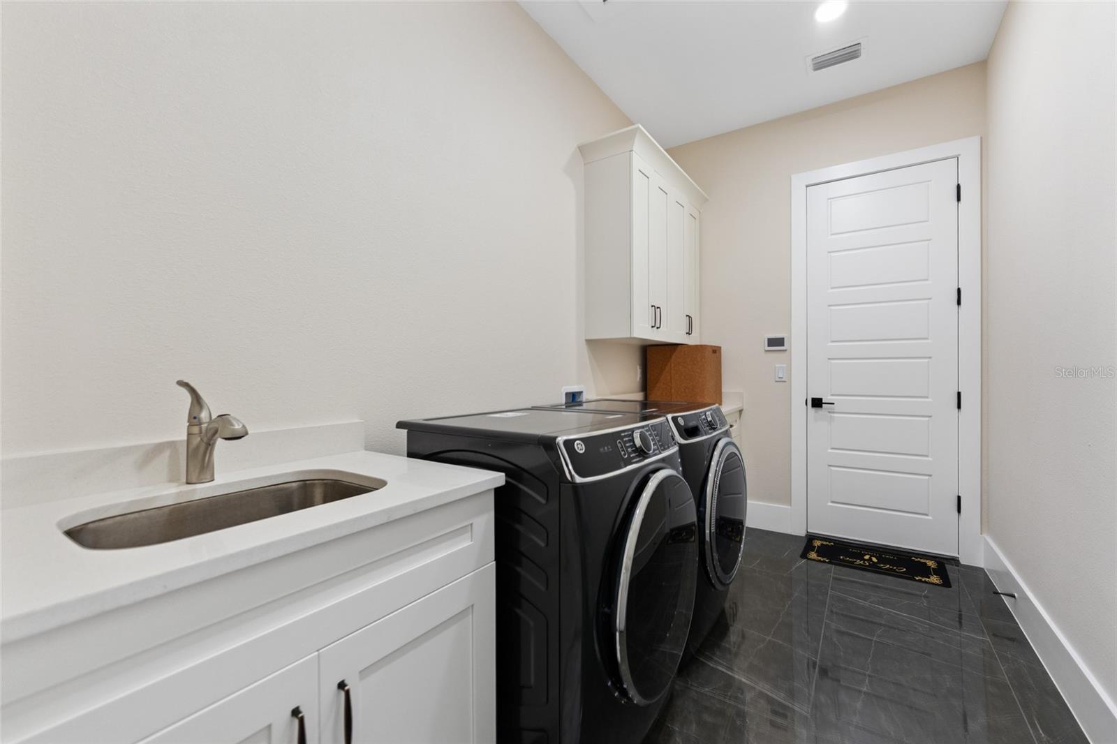 MIRABAY PH 2A-3 - Residential