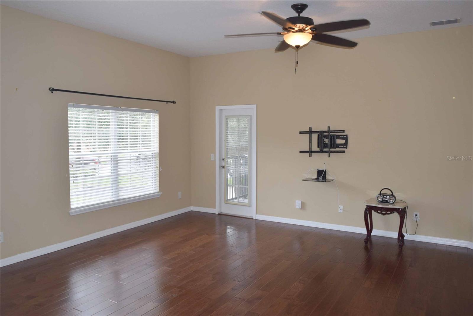 OVERLOOK/PARKSIDE CONDO - Residential Lease