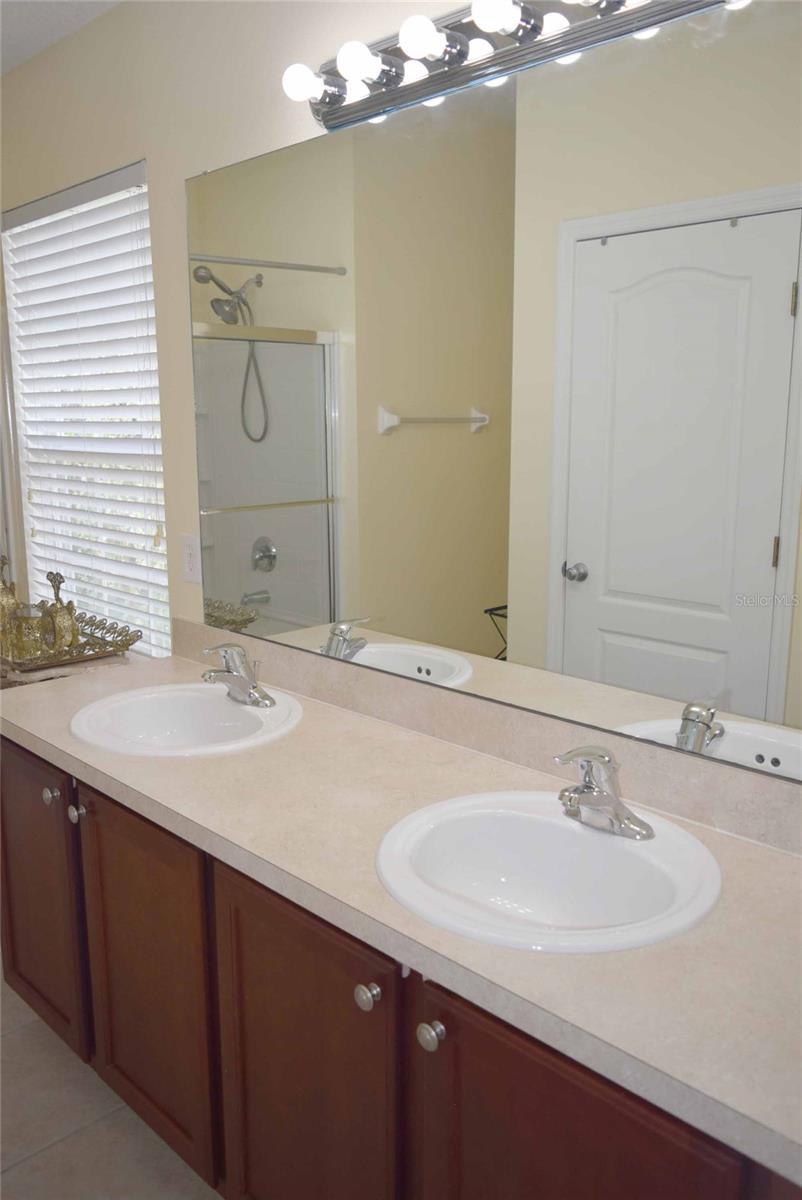 OVERLOOK/PARKSIDE CONDO - Residential Lease