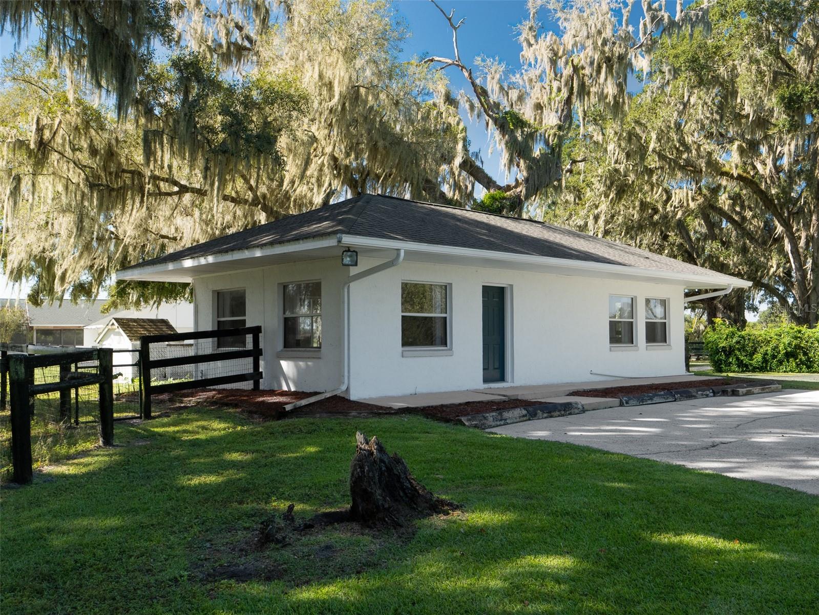 TOP BRASS FARM - Residential