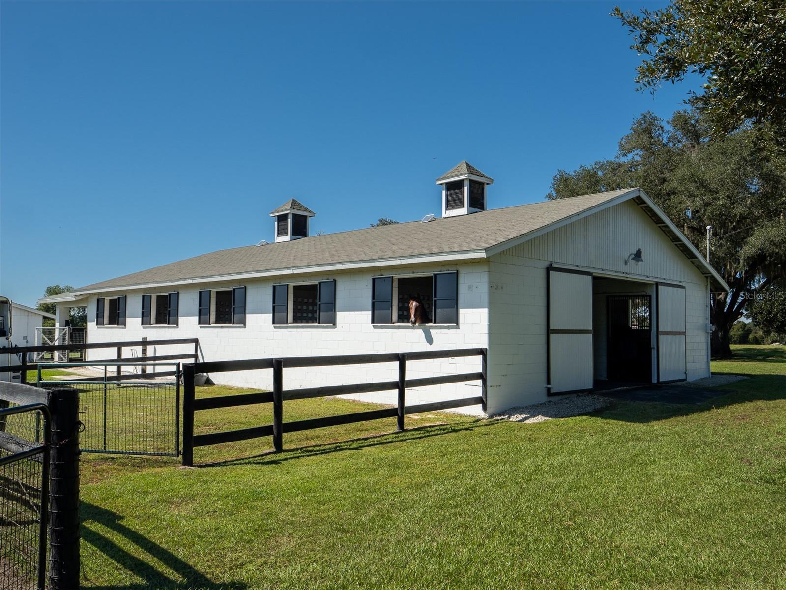 TOP BRASS FARM - Residential