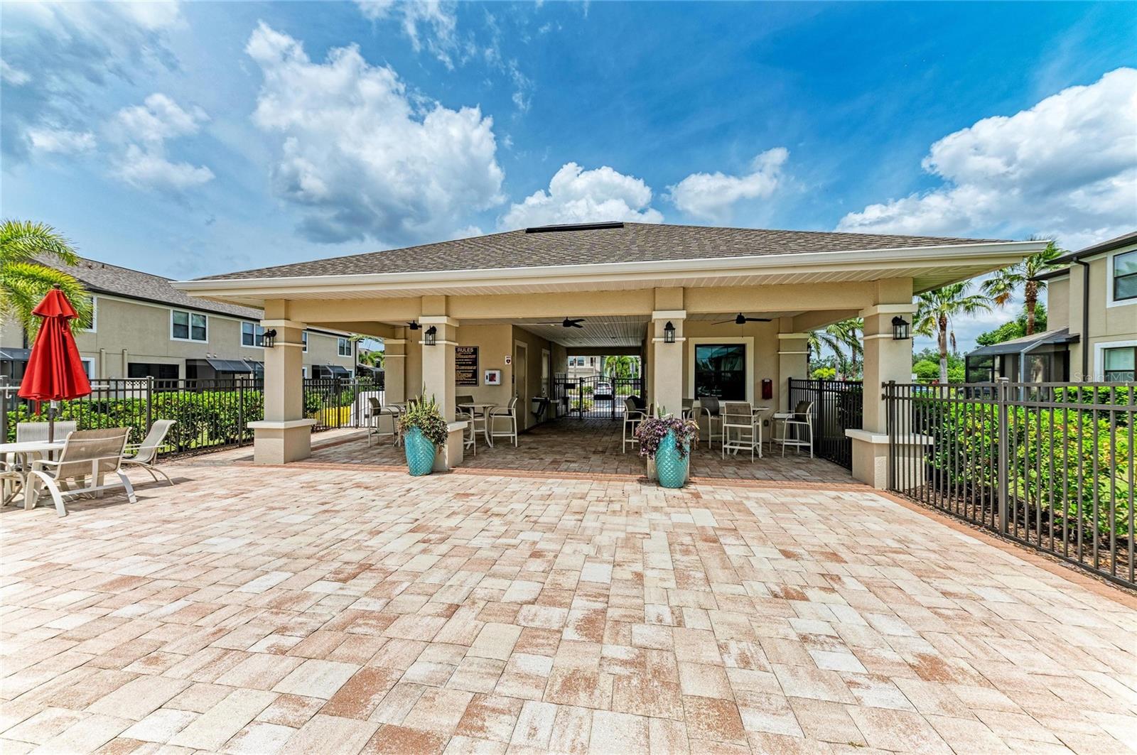 CREEKWOOD TWNHMS - Residential