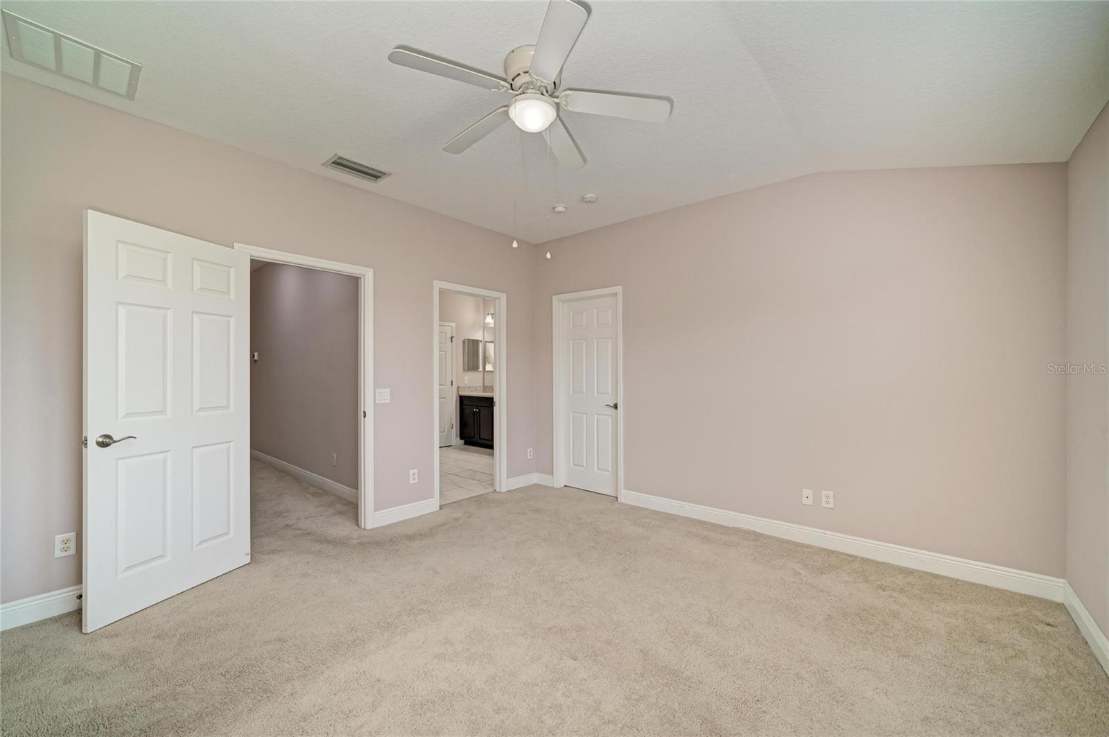 CREEKWOOD TWNHMS - Residential