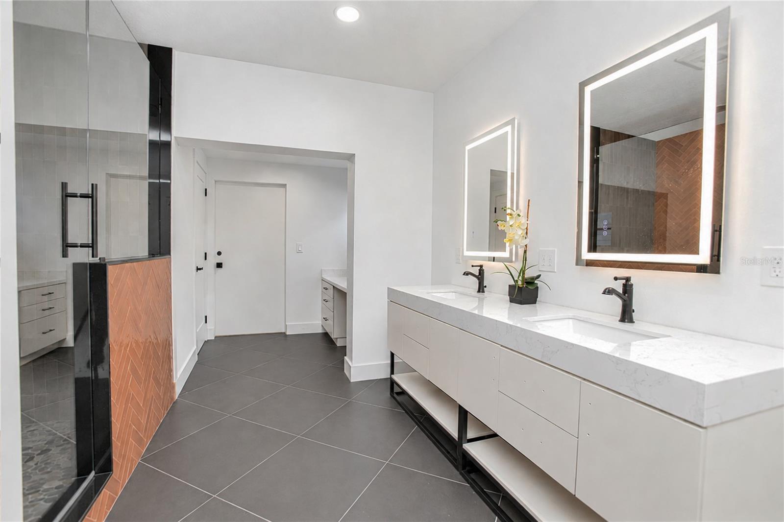 WINTER GARDEN SHORES FIRST ADD - Residential