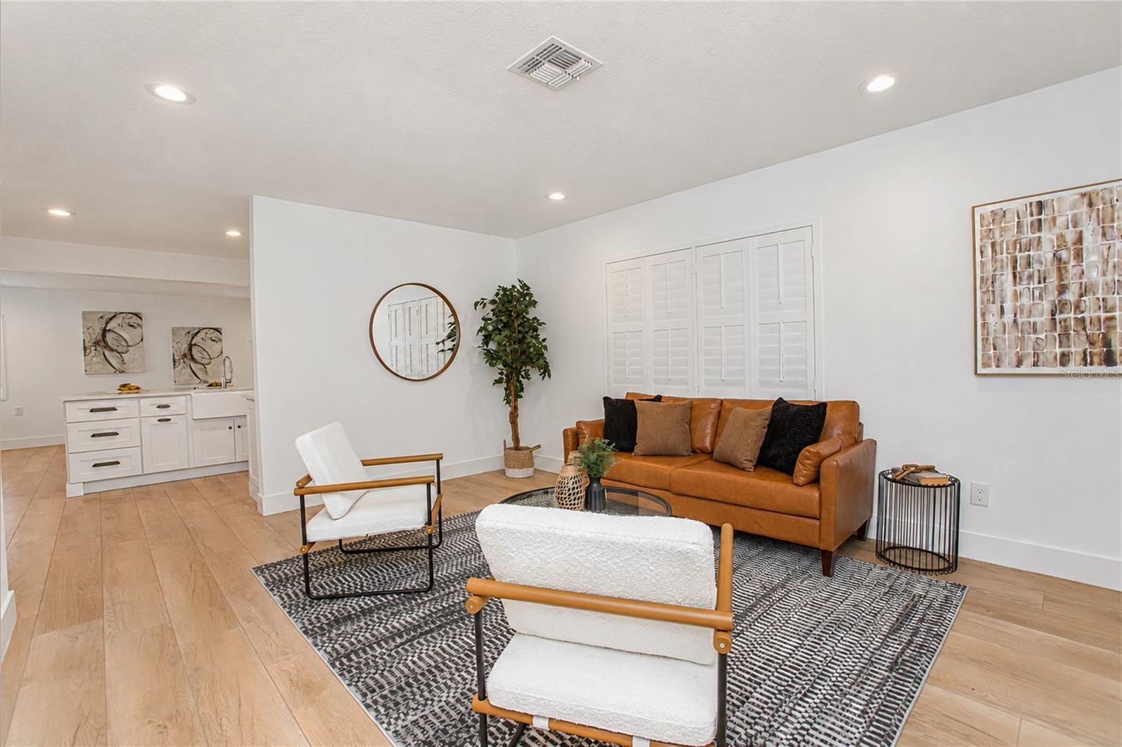 WINTER GARDEN SHORES FIRST ADD - Residential