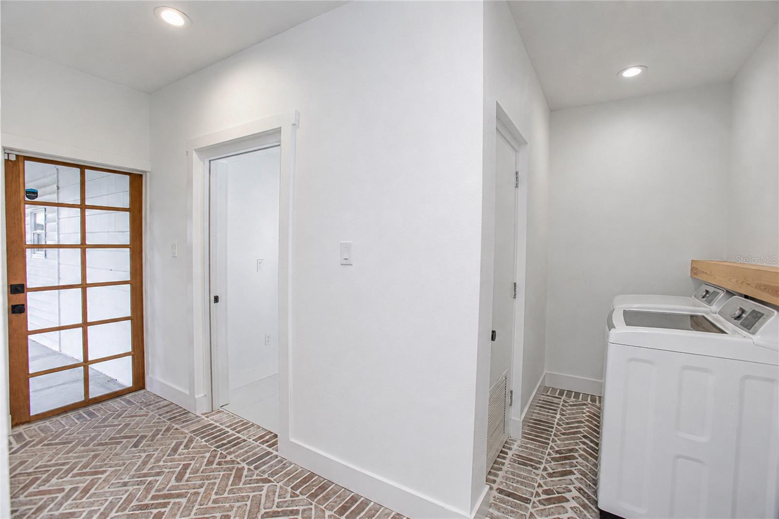 WINTER GARDEN SHORES FIRST ADD - Residential