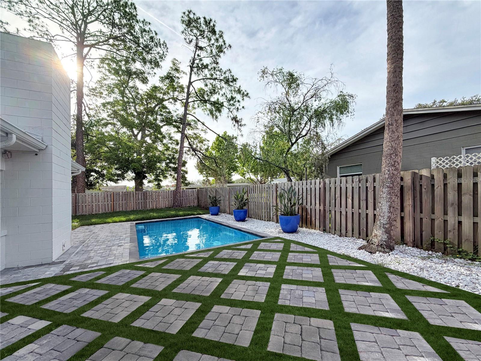 WINTER GARDEN SHORES FIRST ADD - Residential