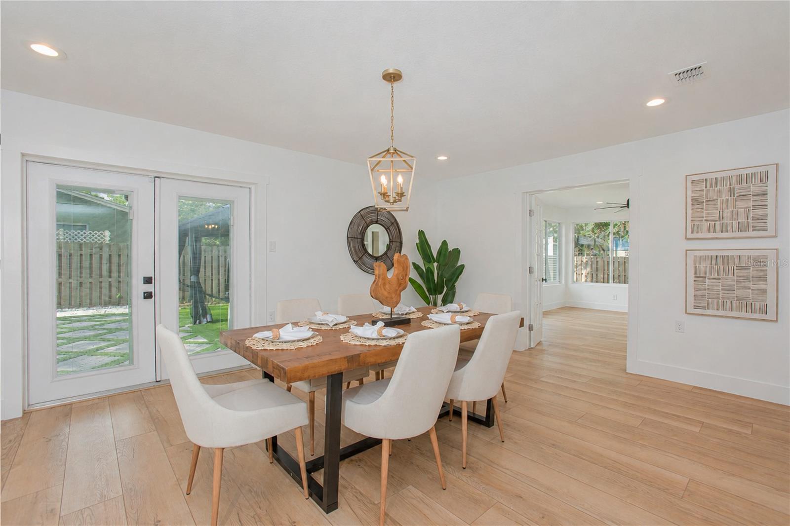 WINTER GARDEN SHORES FIRST ADD - Residential