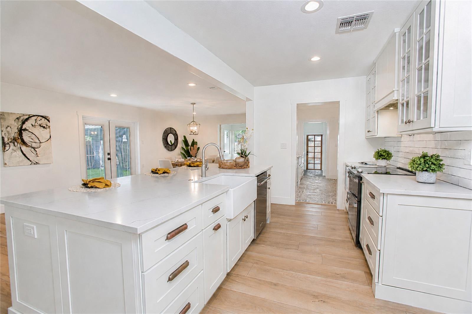 WINTER GARDEN SHORES FIRST ADD - Residential