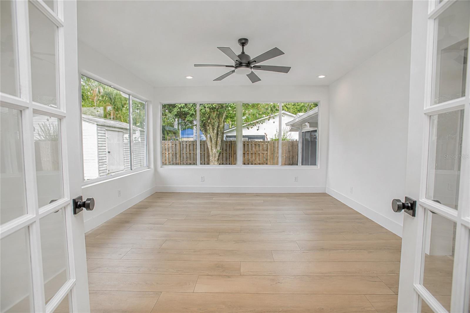 WINTER GARDEN SHORES FIRST ADD - Residential