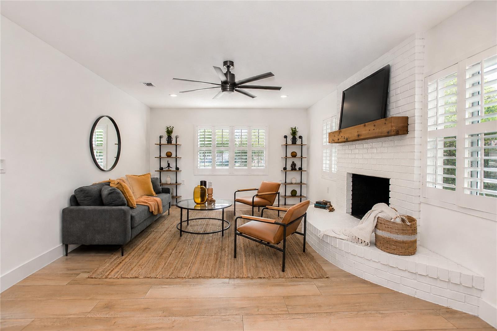 WINTER GARDEN SHORES FIRST ADD - Residential