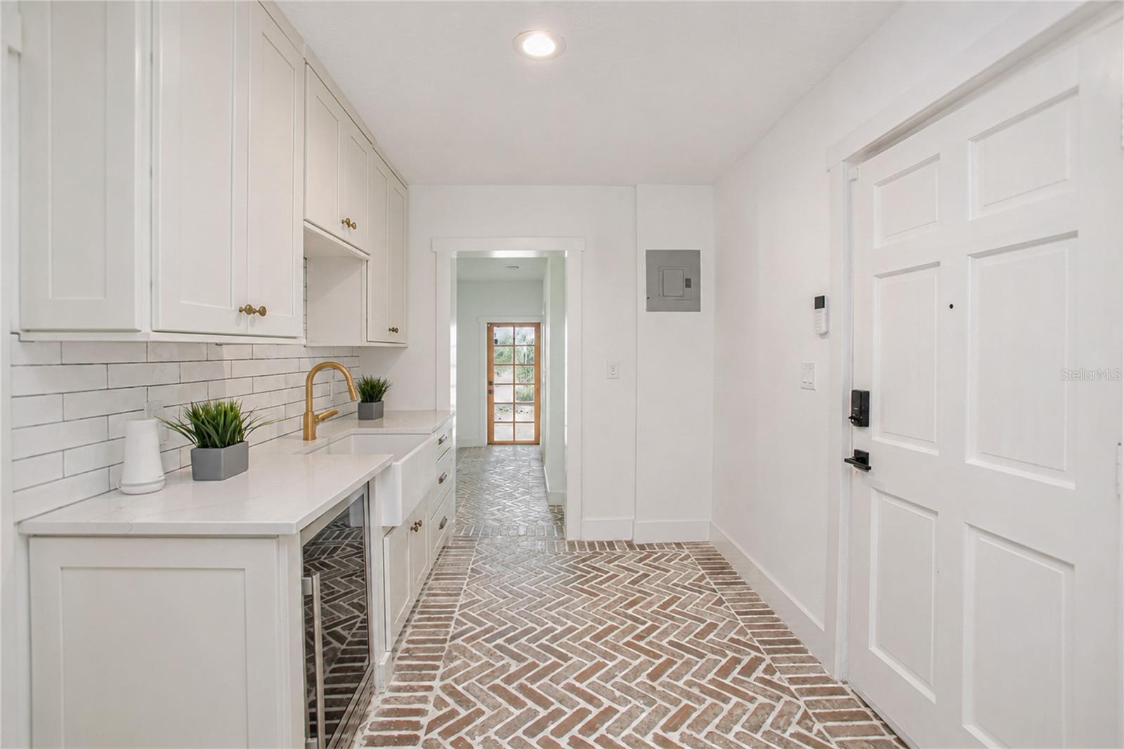 WINTER GARDEN SHORES FIRST ADD - Residential