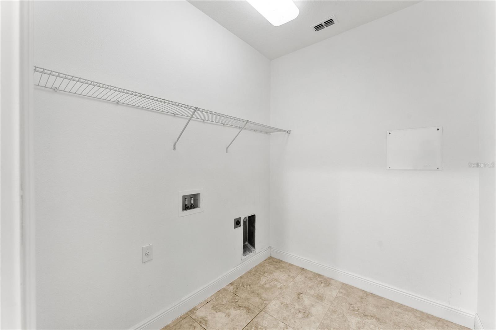 BELLALAGO PH 5J SEC 2 - Residential