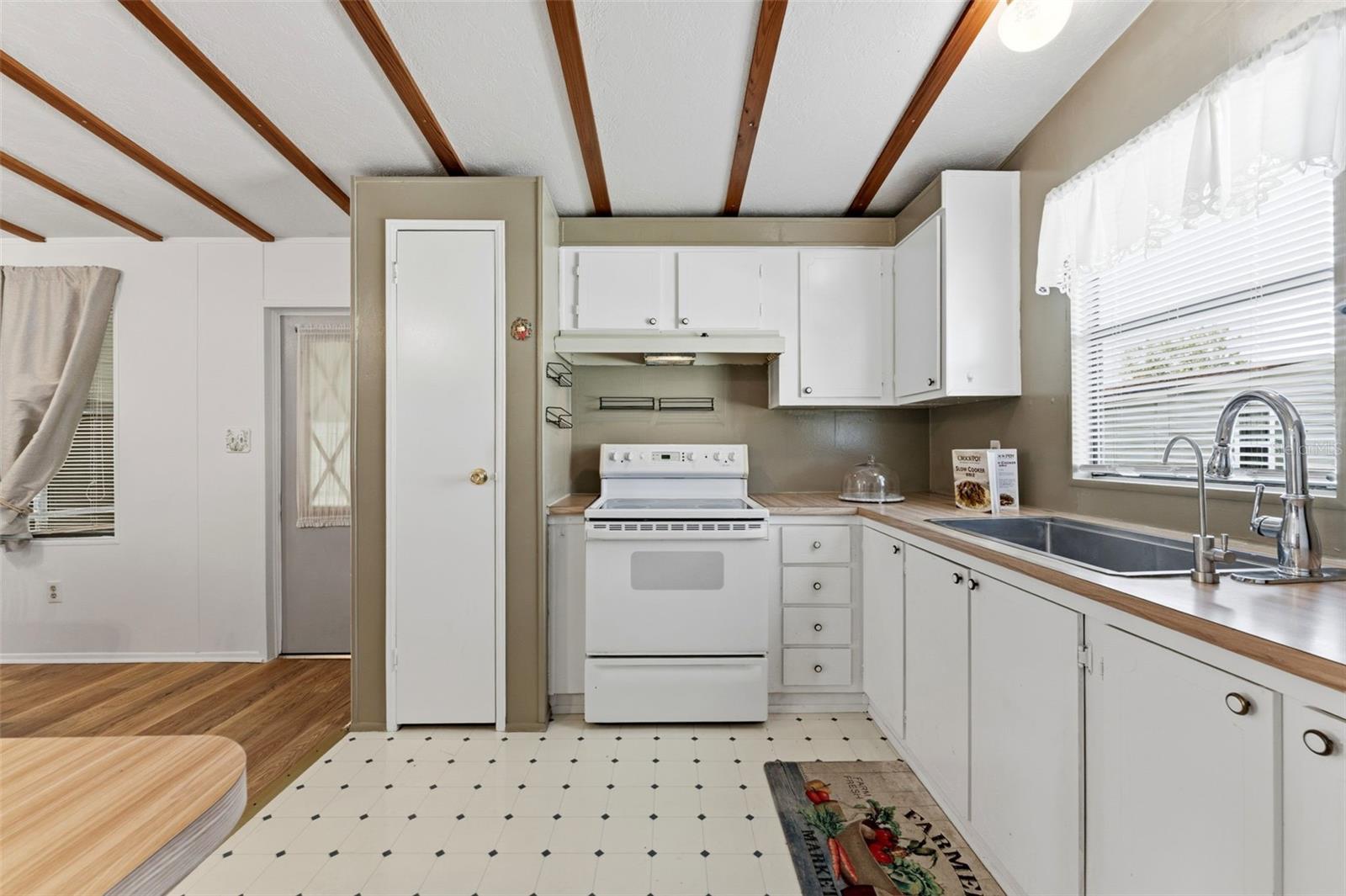 TIMBER LAKE ESTATES - Residential