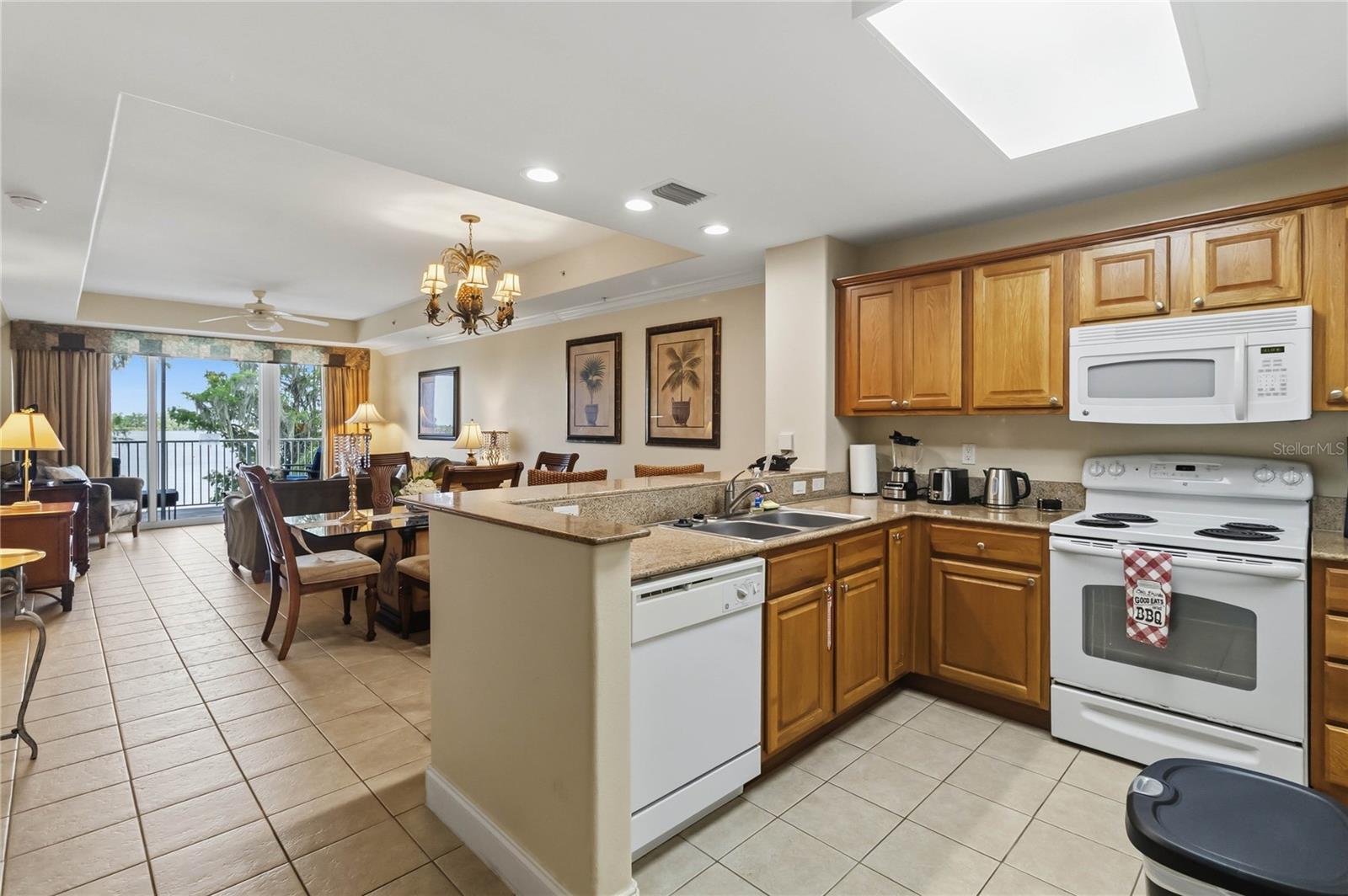 BLUE HERON BCH RESIDENCE TWR 02 CONDO - Residential