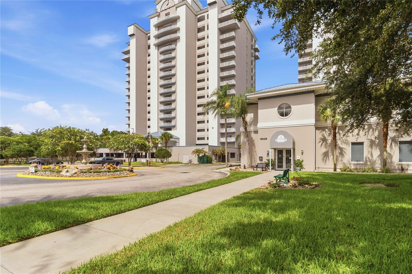 BLUE HERON BCH RESIDENCE TWR 02 CONDO - Residential