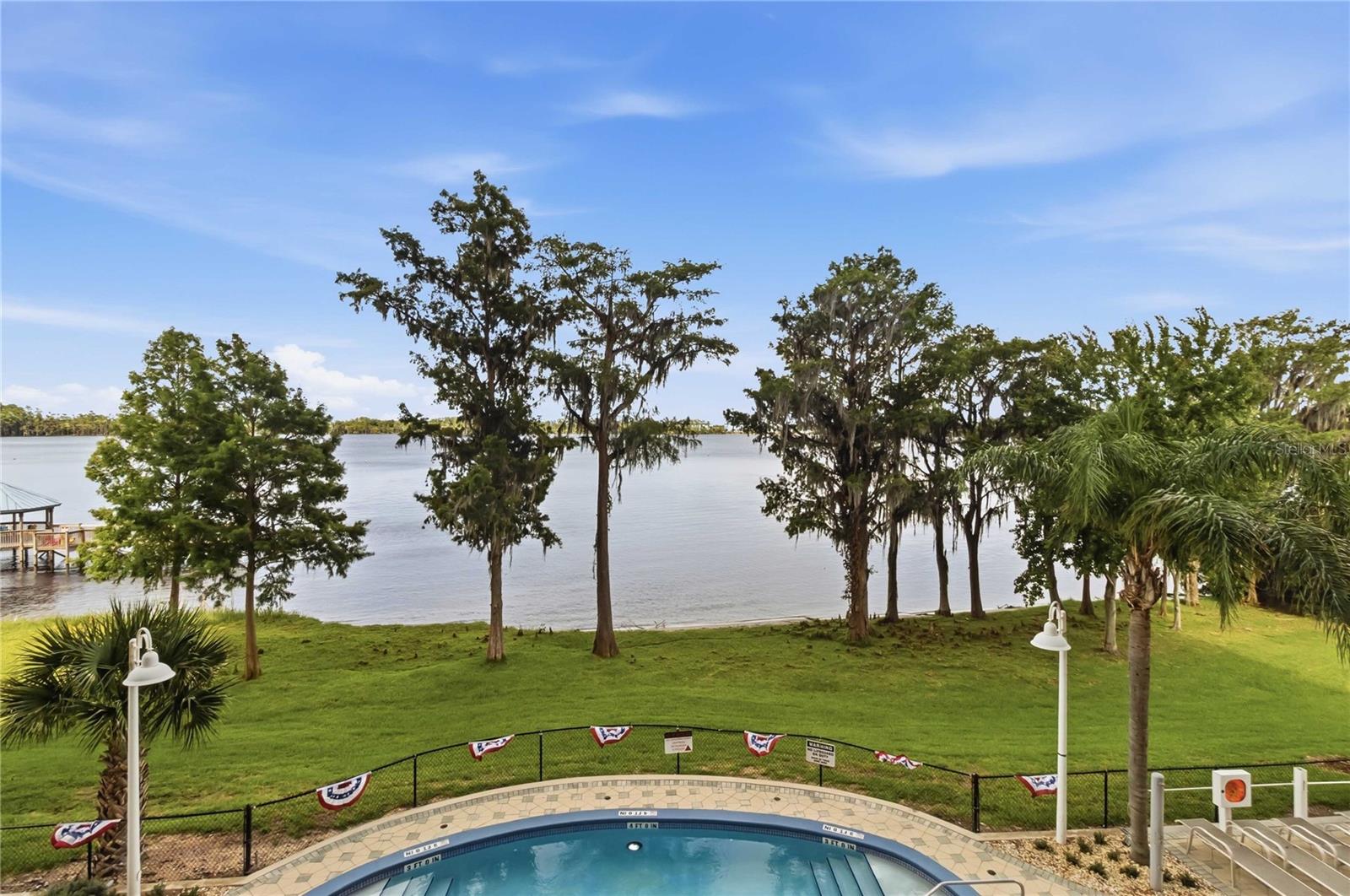 BLUE HERON BCH RESIDENCE TWR 02 CONDO - Residential