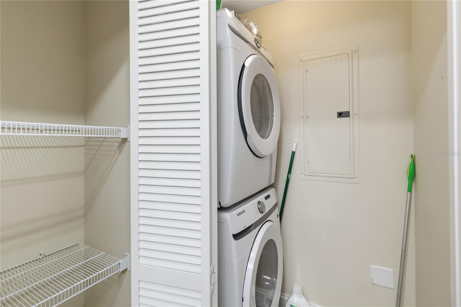 BLUE HERON BCH RESIDENCE TWR 02 CONDO - Residential