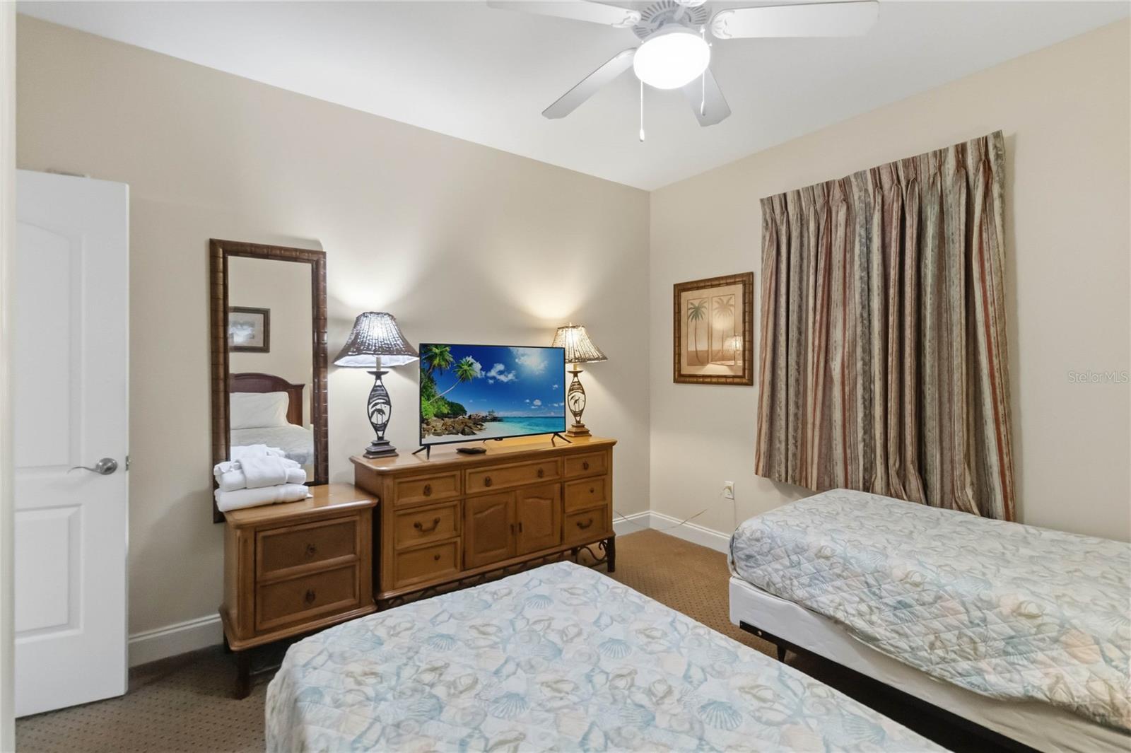 BLUE HERON BCH RESIDENCE TWR 02 CONDO - Residential