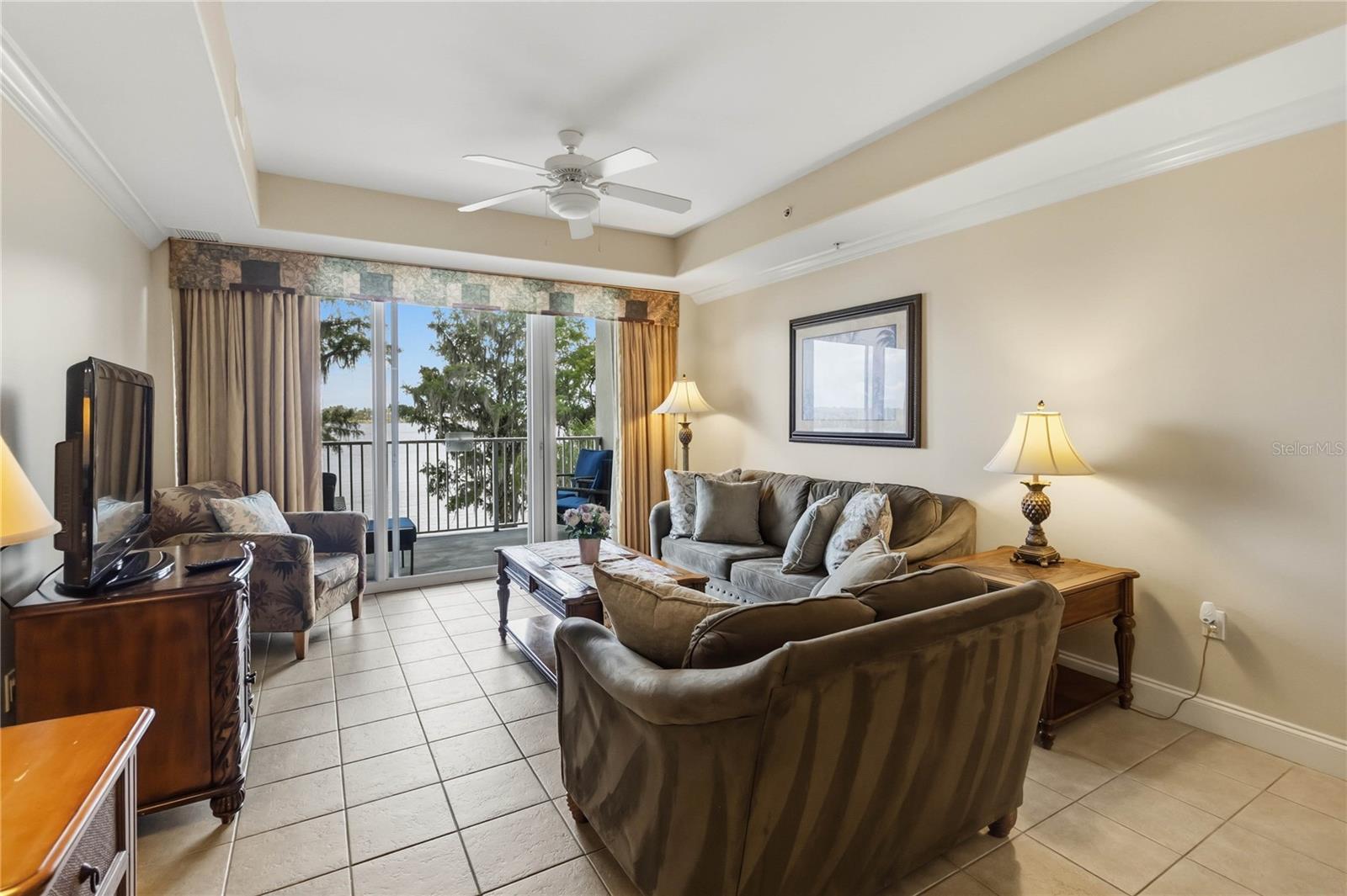 BLUE HERON BCH RESIDENCE TWR 02 CONDO - Residential