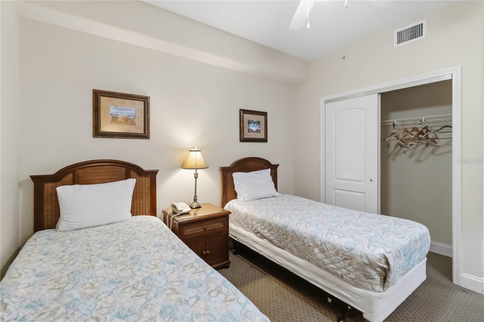 BLUE HERON BCH RESIDENCE TWR 02 CONDO - Residential