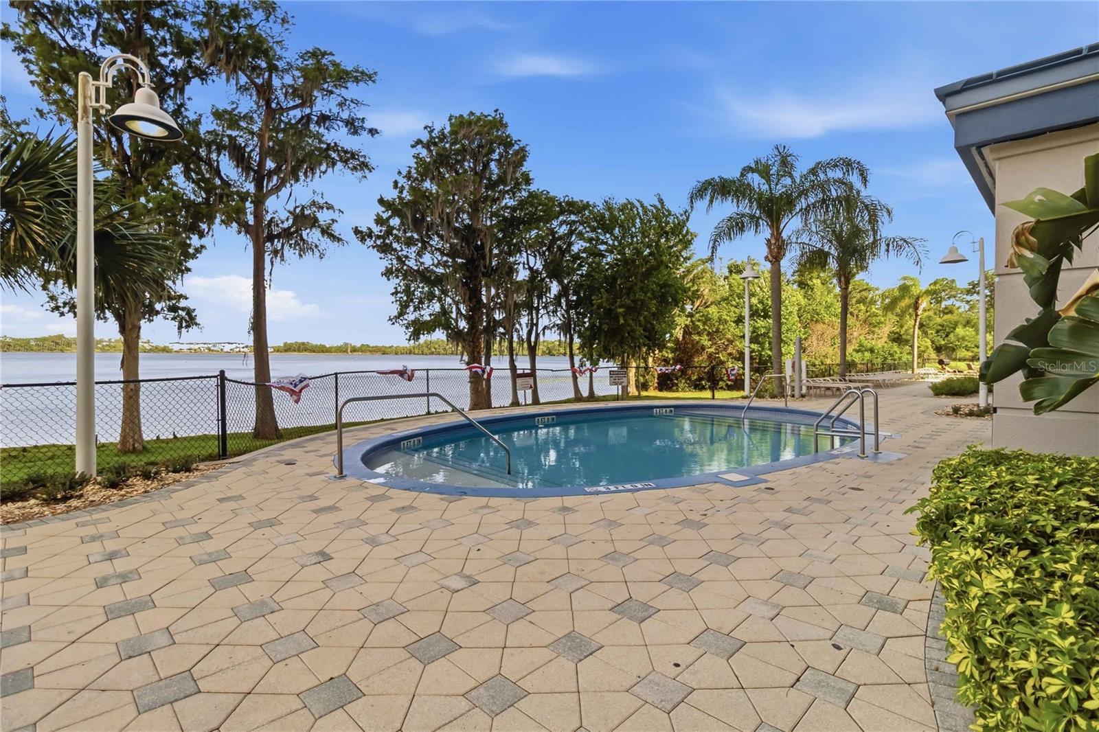 BLUE HERON BCH RESIDENCE TWR 02 CONDO - Residential