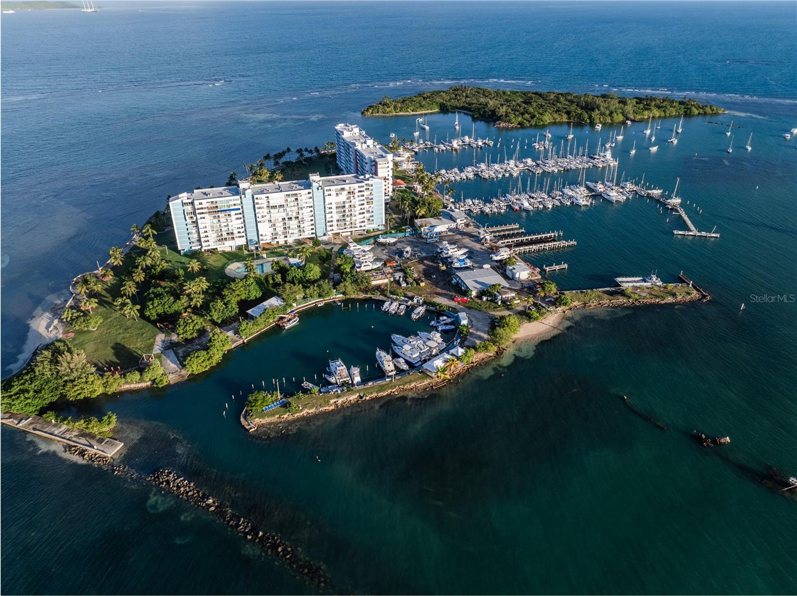 COND ISLETA MARINA - Residential