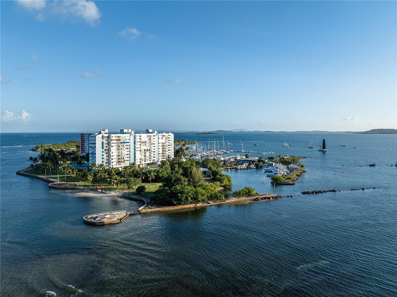 COND ISLETA MARINA - Residential