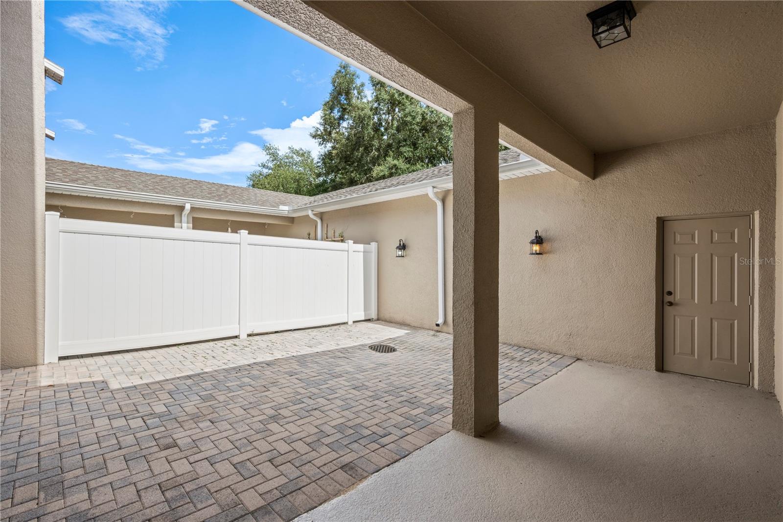 HIGHCROFT POINTE TWNHMS - Residential
