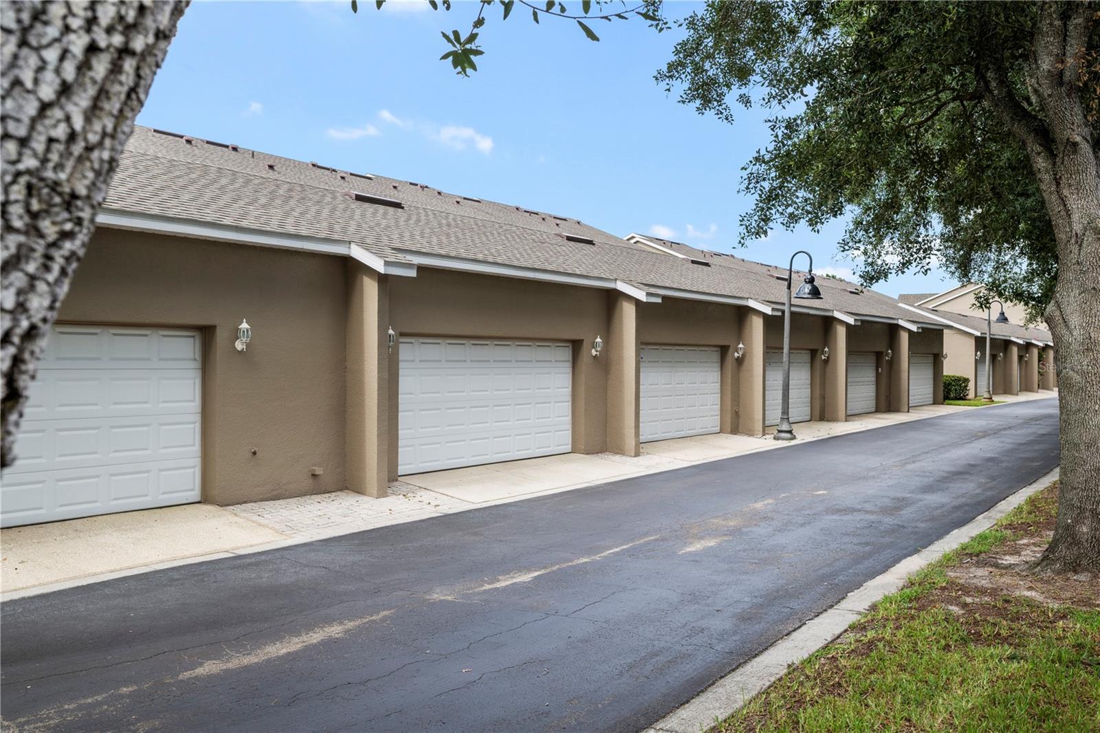 HIGHCROFT POINTE TWNHMS - Residential