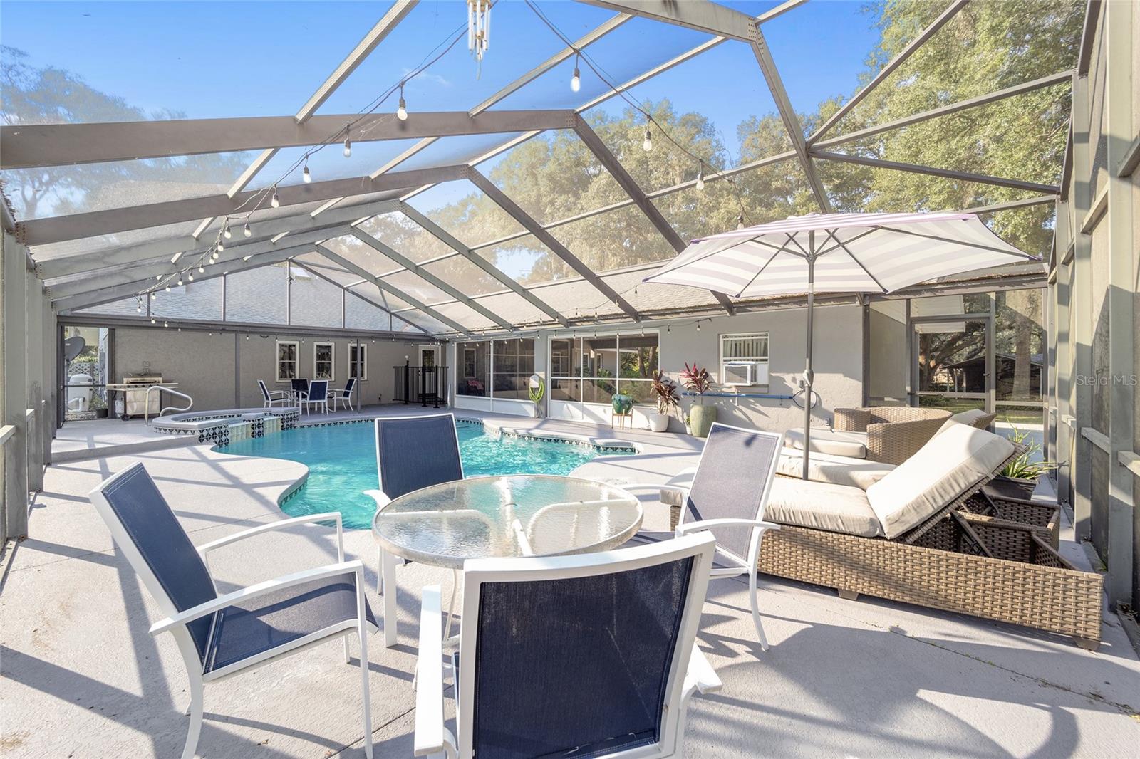 COUNTRY WOODS ESTATE - Residential