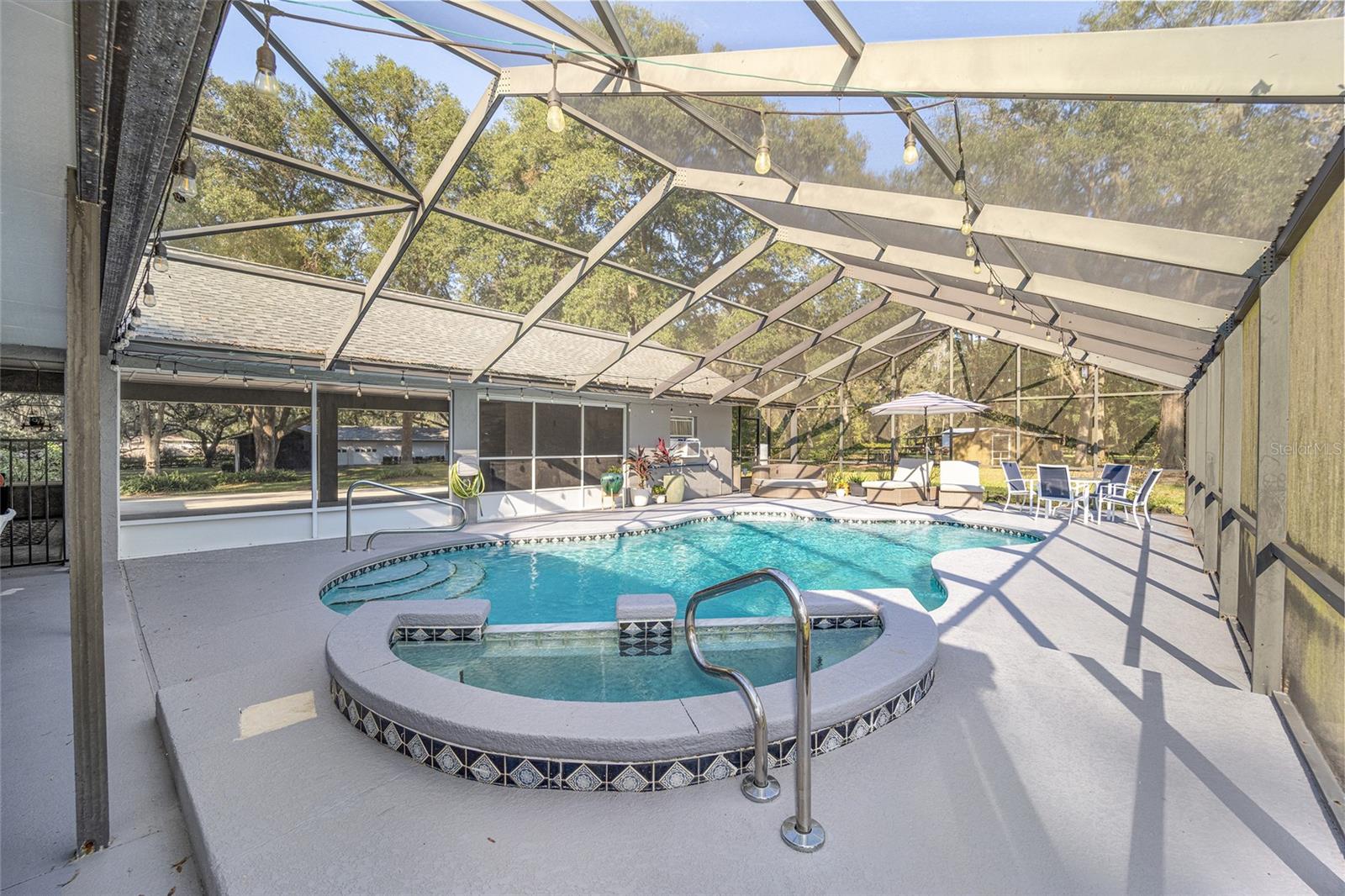 COUNTRY WOODS ESTATE - Residential
