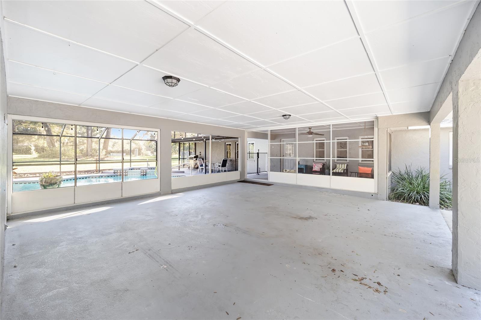 COUNTRY WOODS ESTATE - Residential
