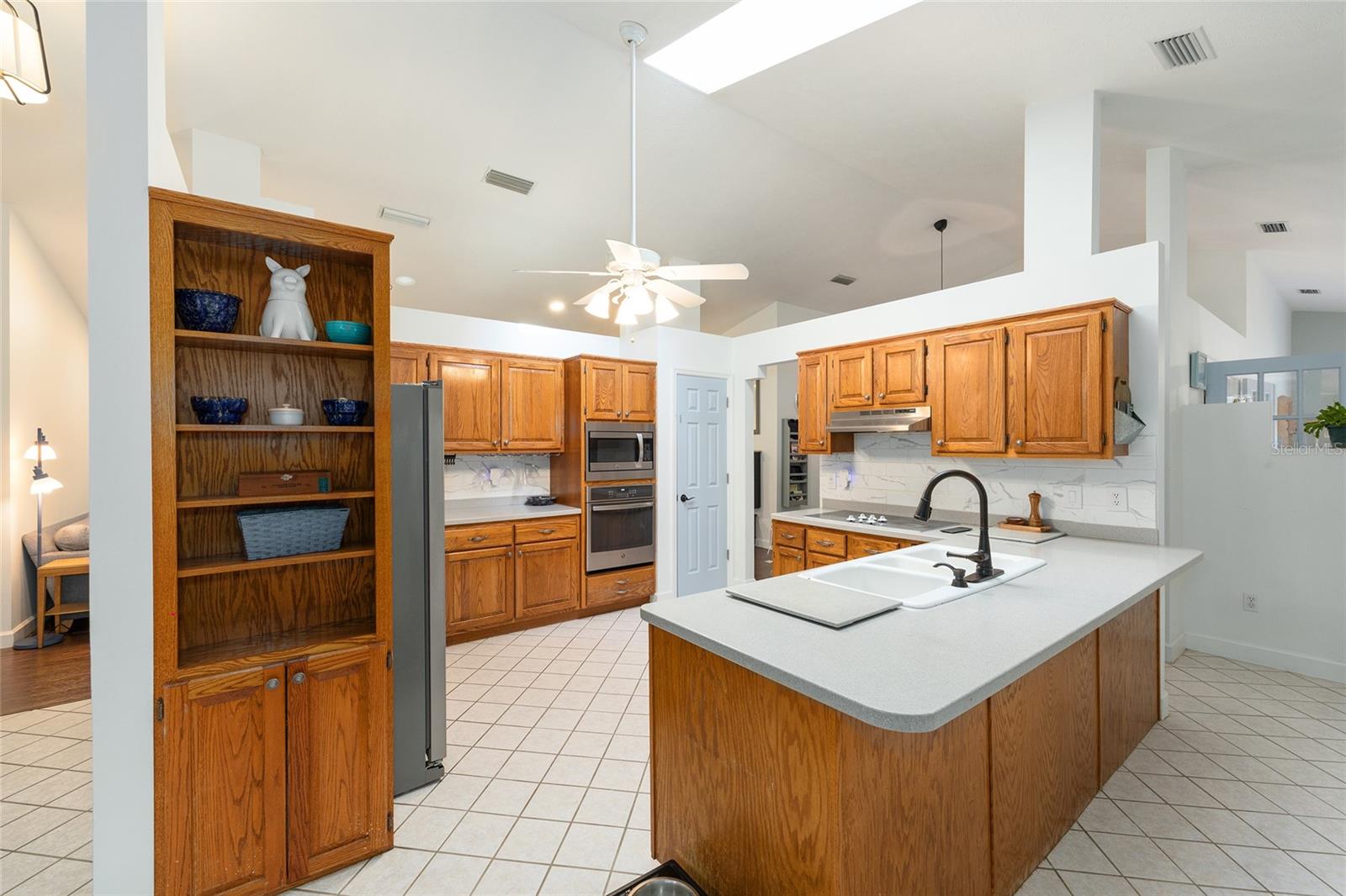 COUNTRY WOODS ESTATE - Residential
