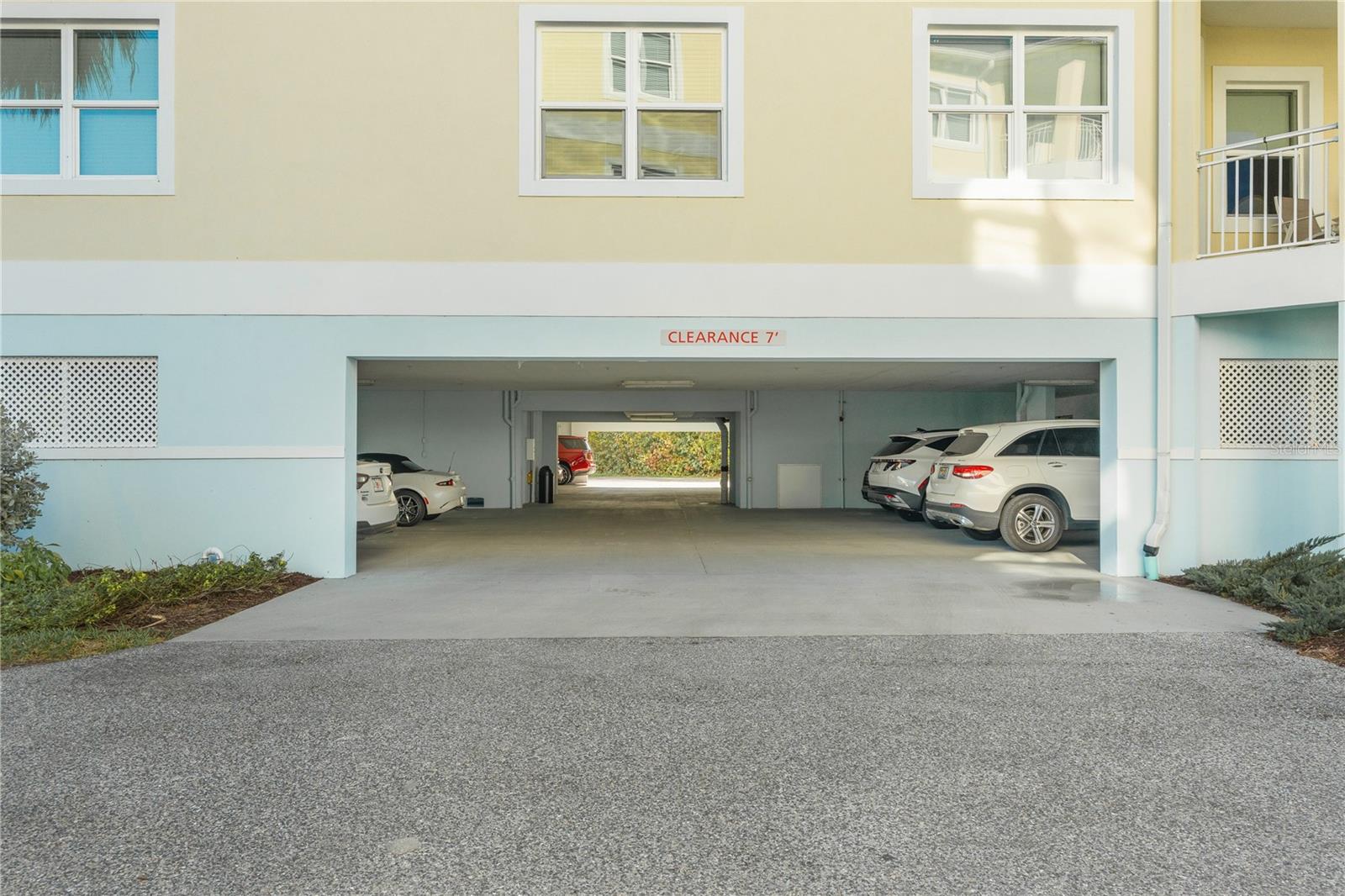 PALMA SOLA BAY CLUB PH 17B - Residential